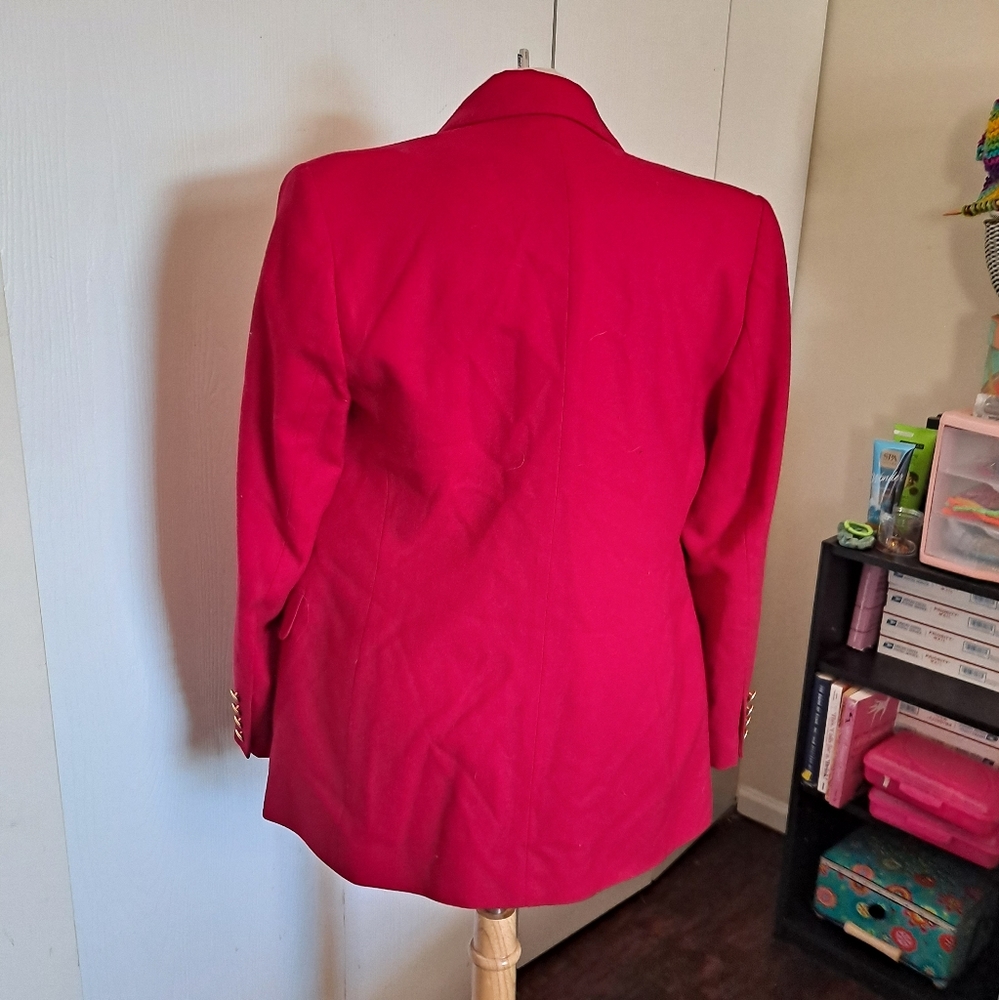 Red suit.🌈 - Picture 5 of 5